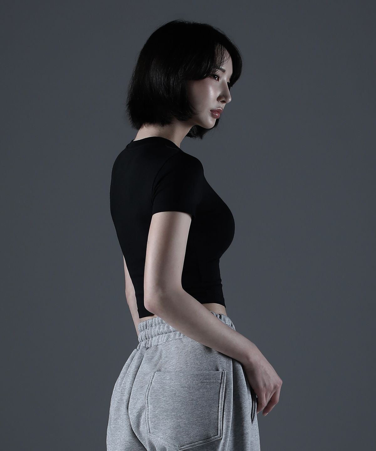 카미드(CARMID) (W) 노블 크롭 반팔 [블랙]