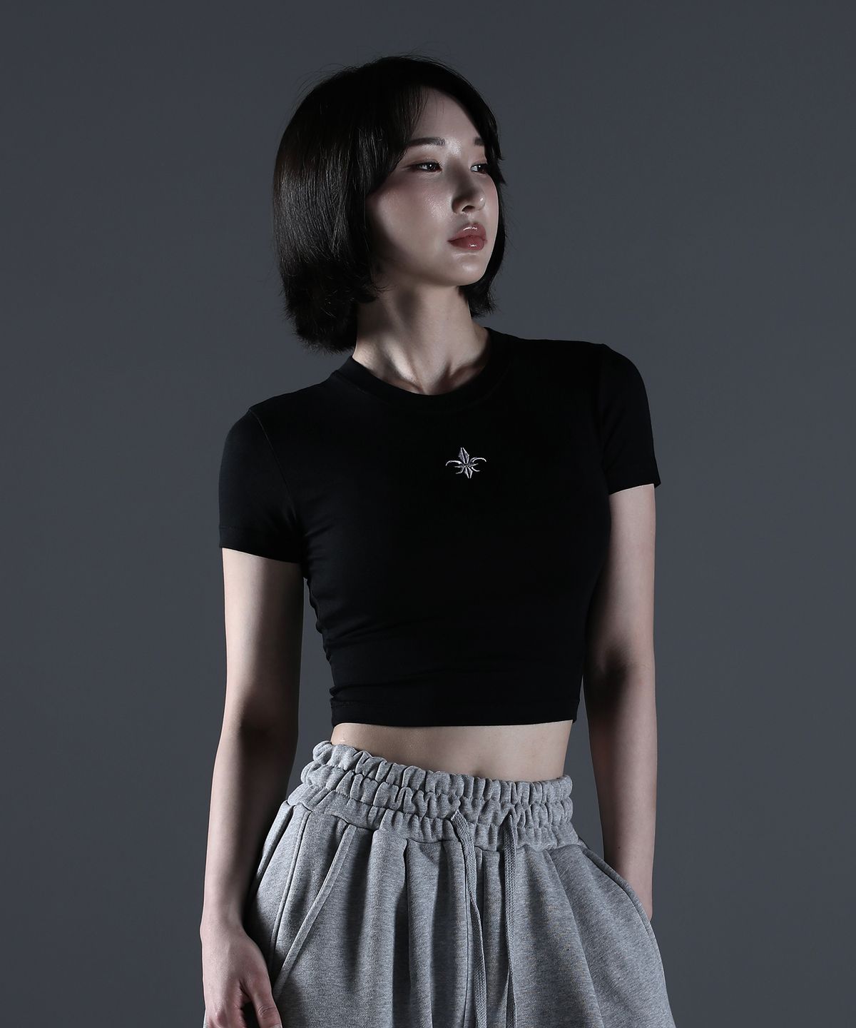 카미드(CARMID) (W) 노블 크롭 반팔 [블랙]
