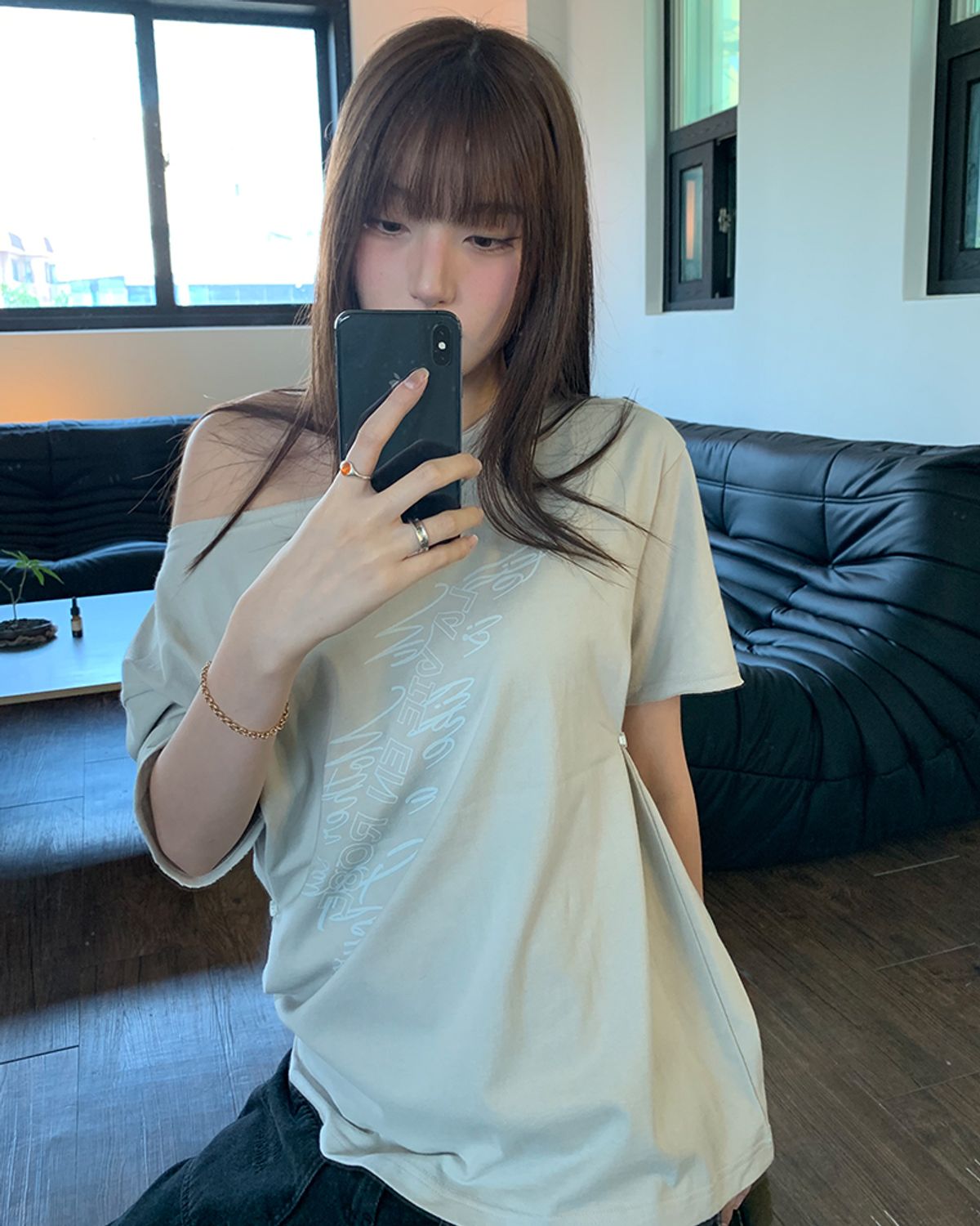 해비즘(HAVISM) LVER OFF SHOULDER S/S TEE(BEIGE)