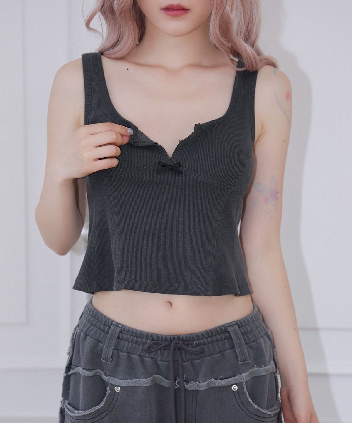 체리퀴리(CHERRYQUIRI) hook line sleeveless - washed charcoal
