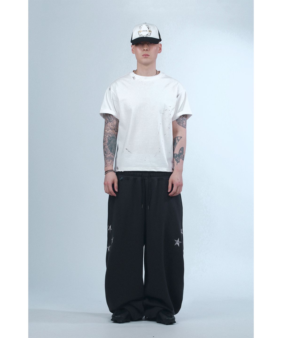 언노운컴노멀(UNKNOWNCOMENORMAL) USA Star Flag Sweat Pants [CHARCOAL]