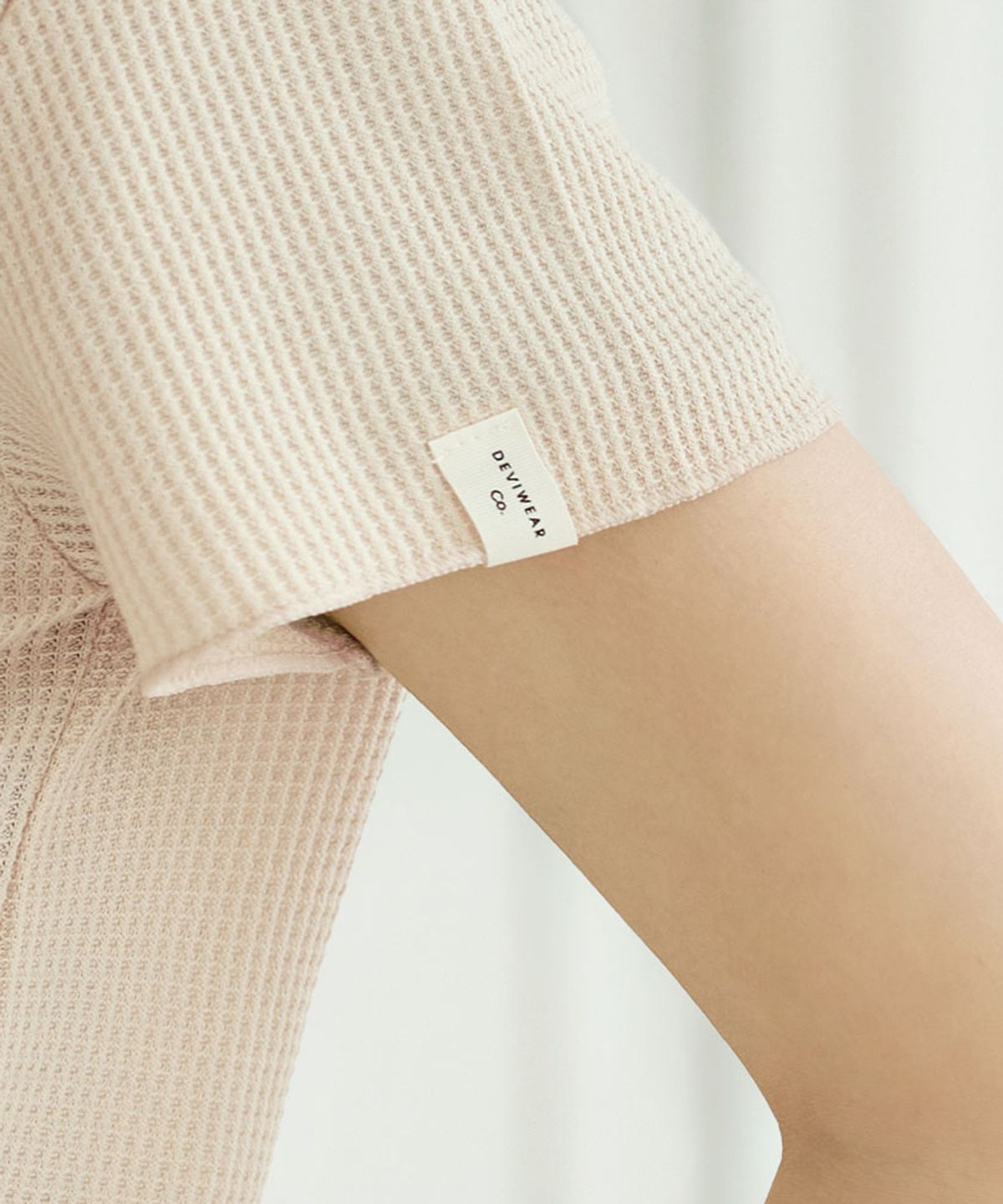 데비웨어(DEVIWEAR) 멜로우 와플 크롭티 DEVI-T0157-베이지