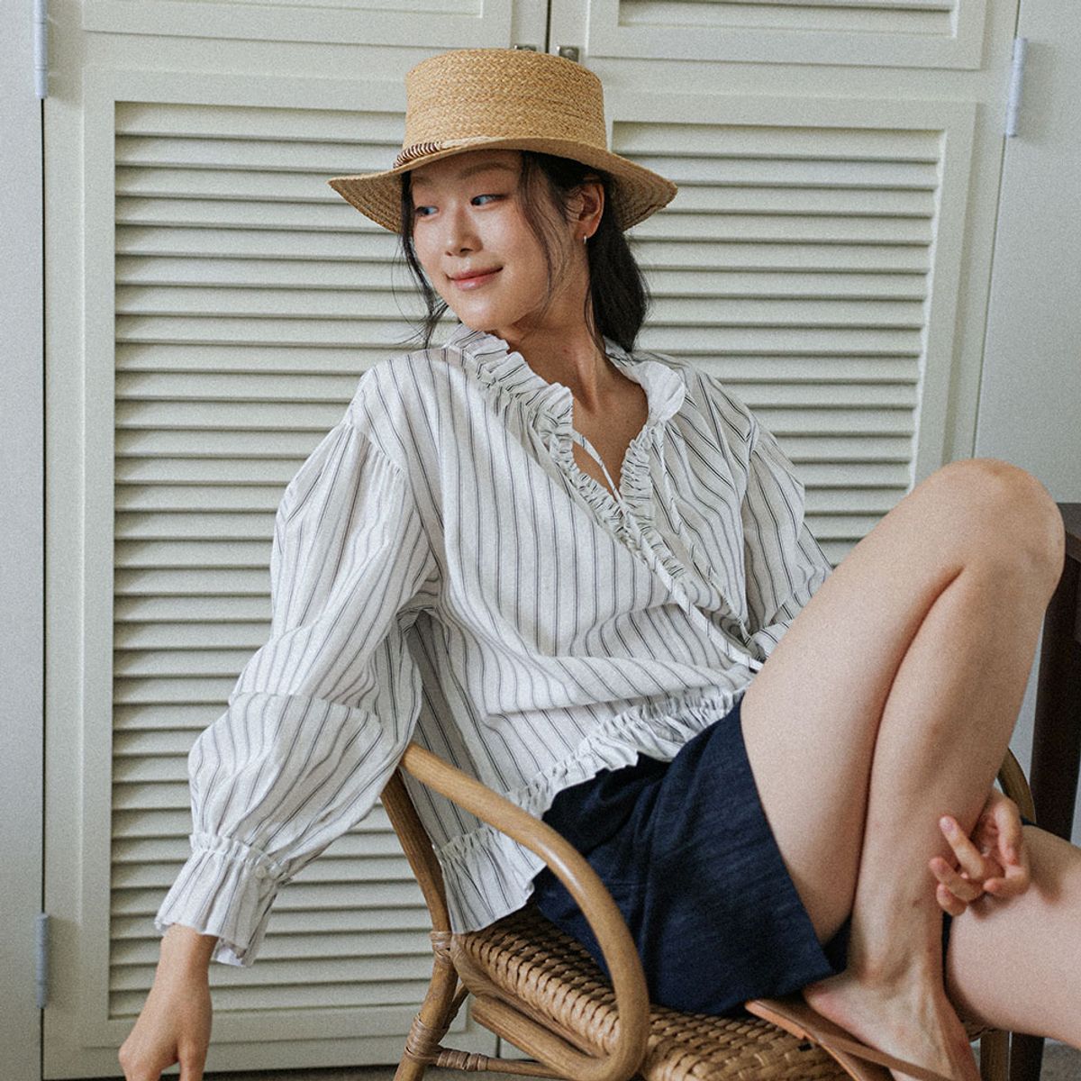 랭썬(LANGSON) LS_Ruffle stripe frill blouse_WHITE
