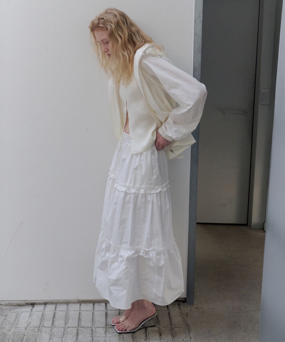 토아베(TOAVE) String Point Tiered Frill Long Skirt (Ivory)