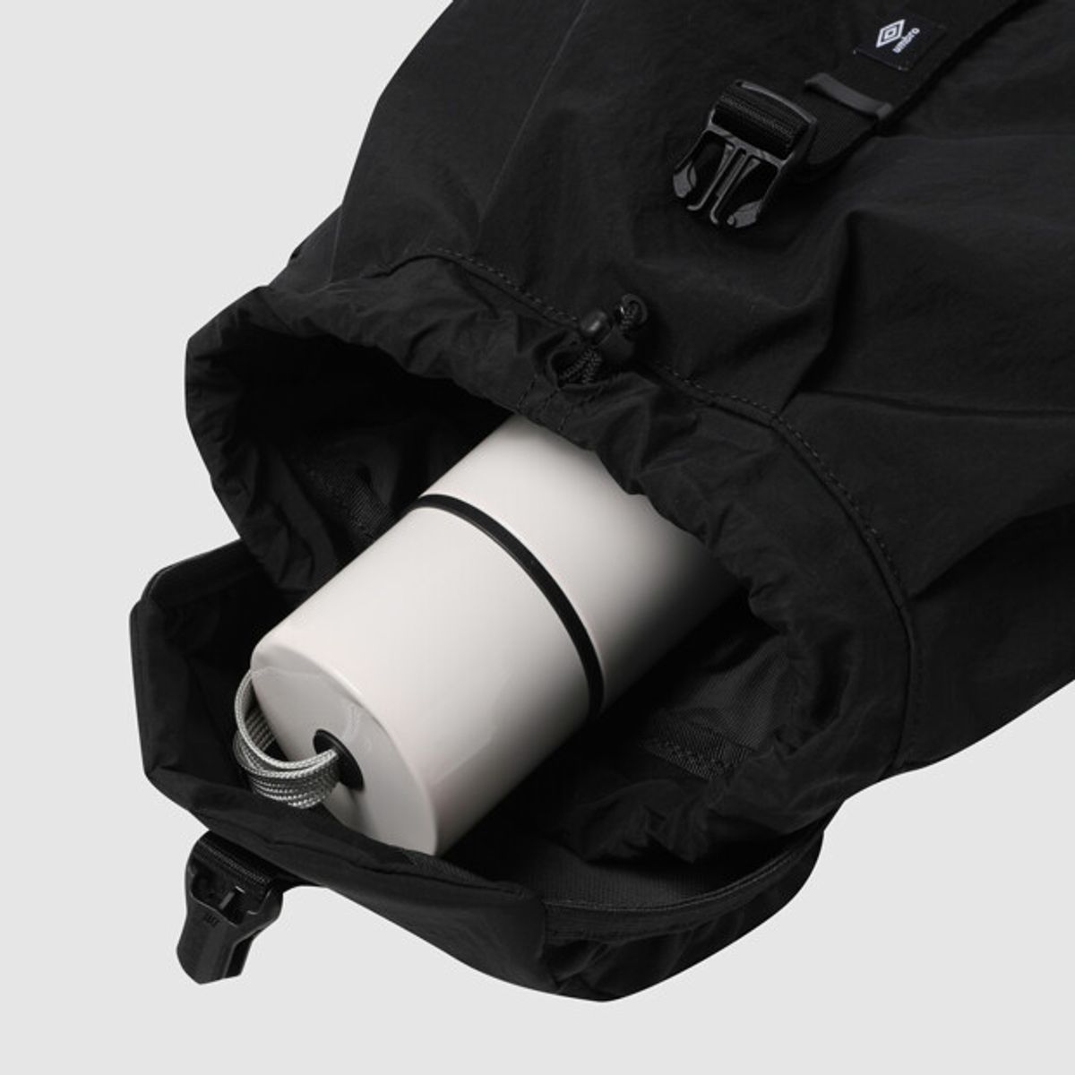 엄브로(UMBRO) 우먼스 미니 백팩 (6L) 블랙 UR322CBP71
