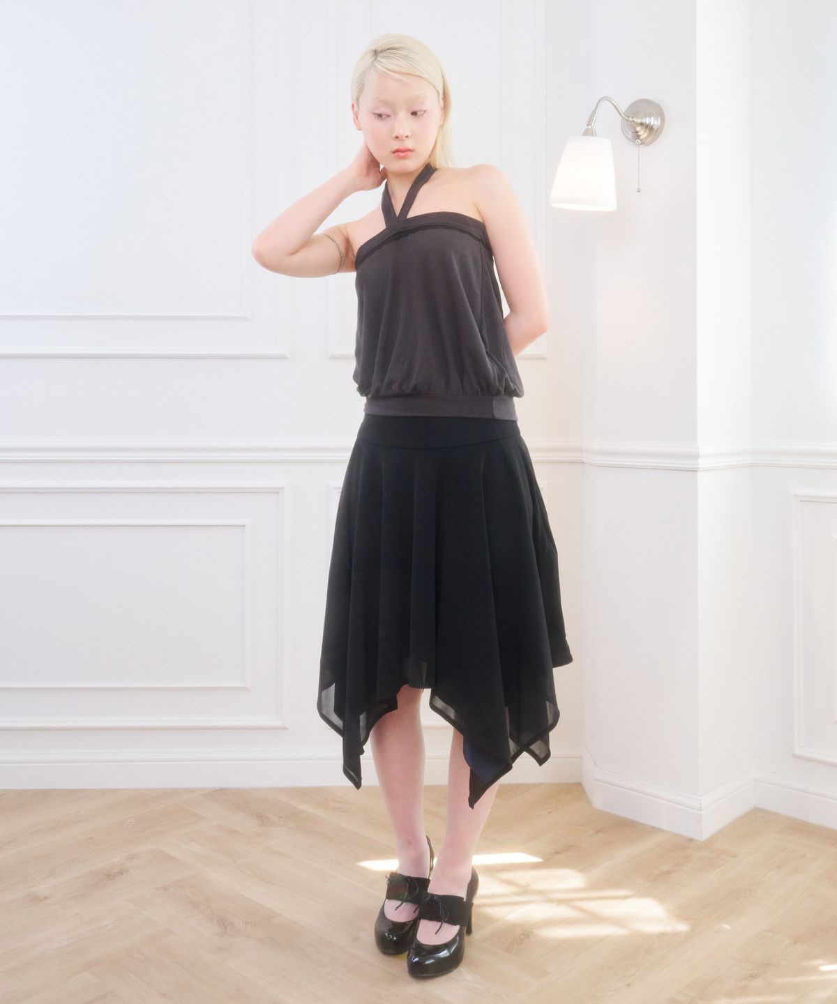 벨리아르(BELLIALEU) TIE LACE HALTER GRAY