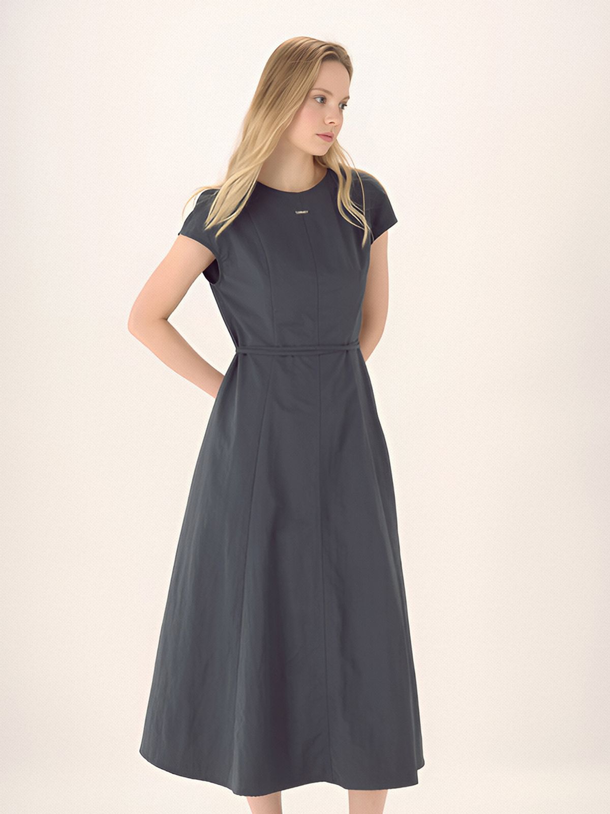 아쿠드(ACUD) Cap Sleeve Strap Dress _Charcoal