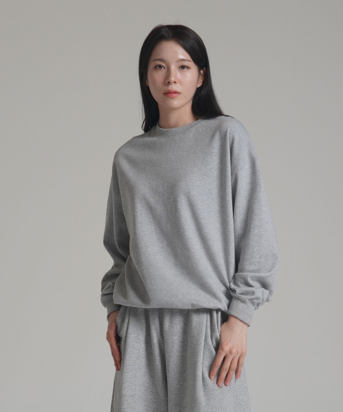 노밍(NOMING) [2PACK] 루즈핏 크롭 이지 맨투맨 (3COLOR)