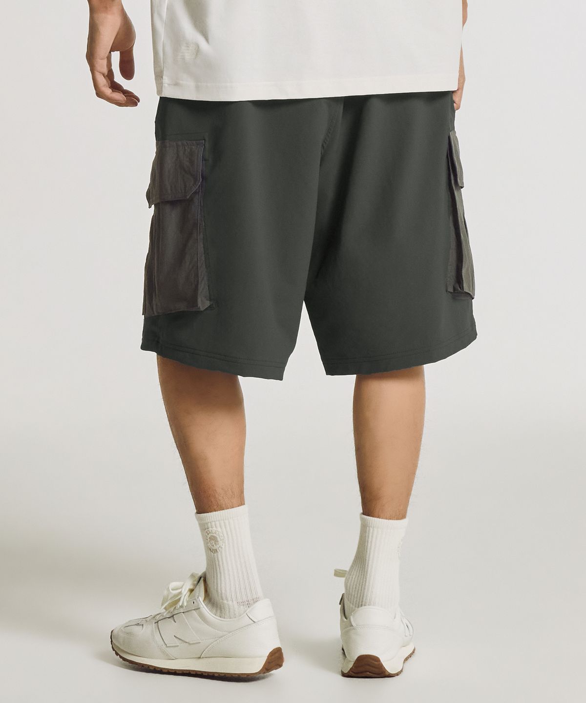 뉴발란스(NEW BALANCE) NBNVG31703 / UNI 트랙스터 6부 카고 쇼츠 (KHAKI)