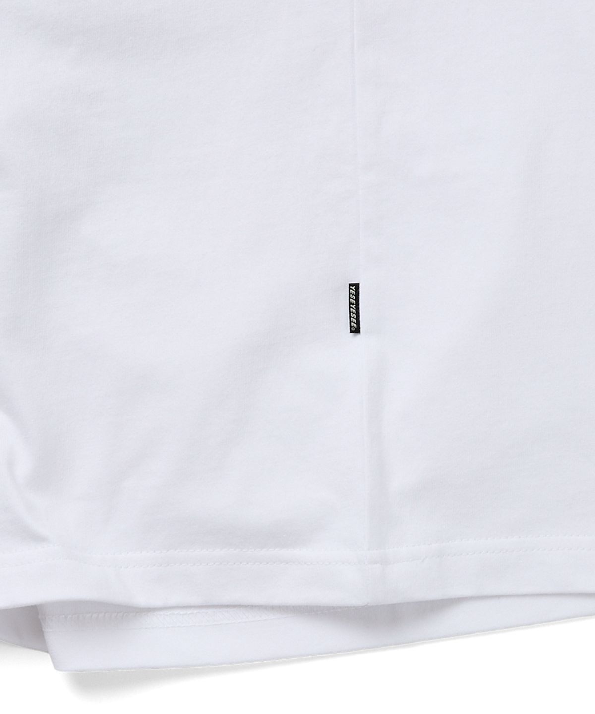 예스아이씨(YESEYESEE) The Kidding Heads Frame Tee White
