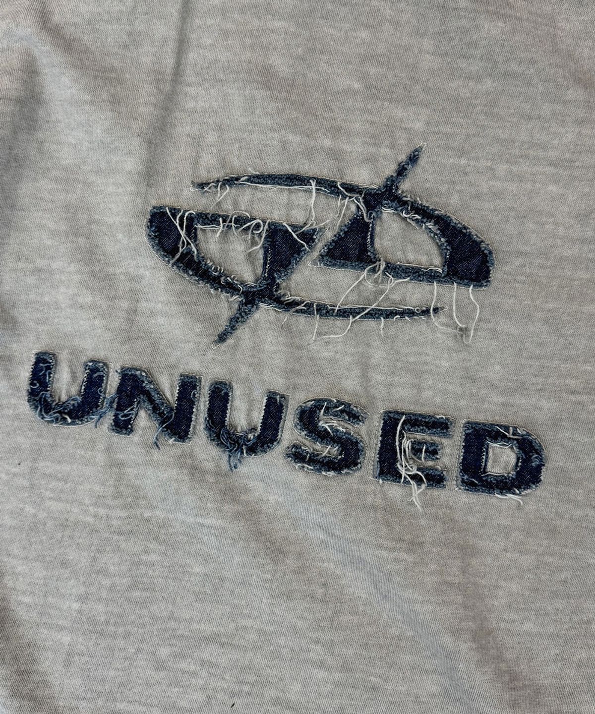 언유즈랩(UNUSEDLAB) 우먼즈 워시드 아플리케 티셔츠 [라이트 그레이]