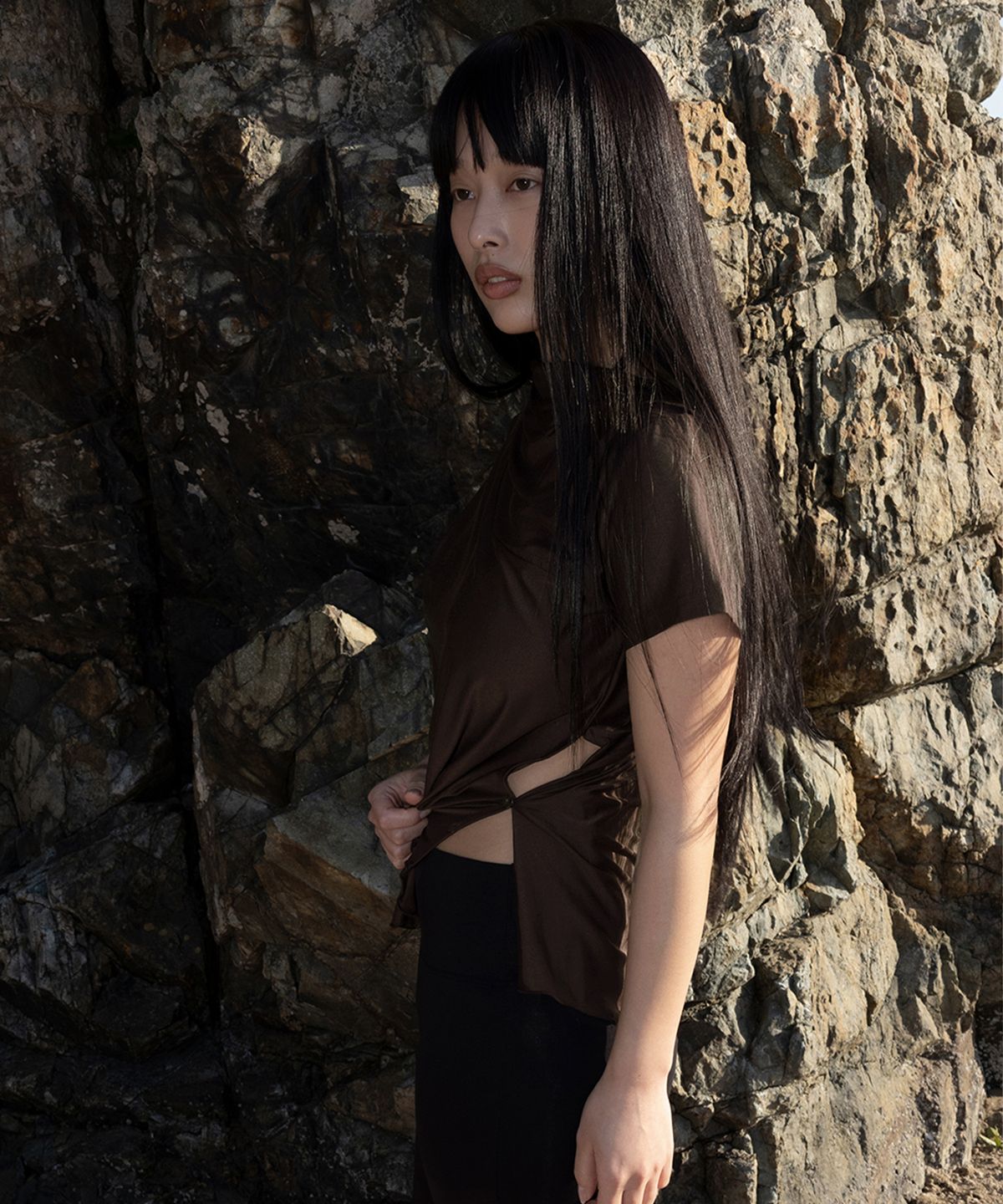 사파리 술라 익스플로어(SAFARI SULA EXPLORE) 스티치 드레이프 저지 인 세피아