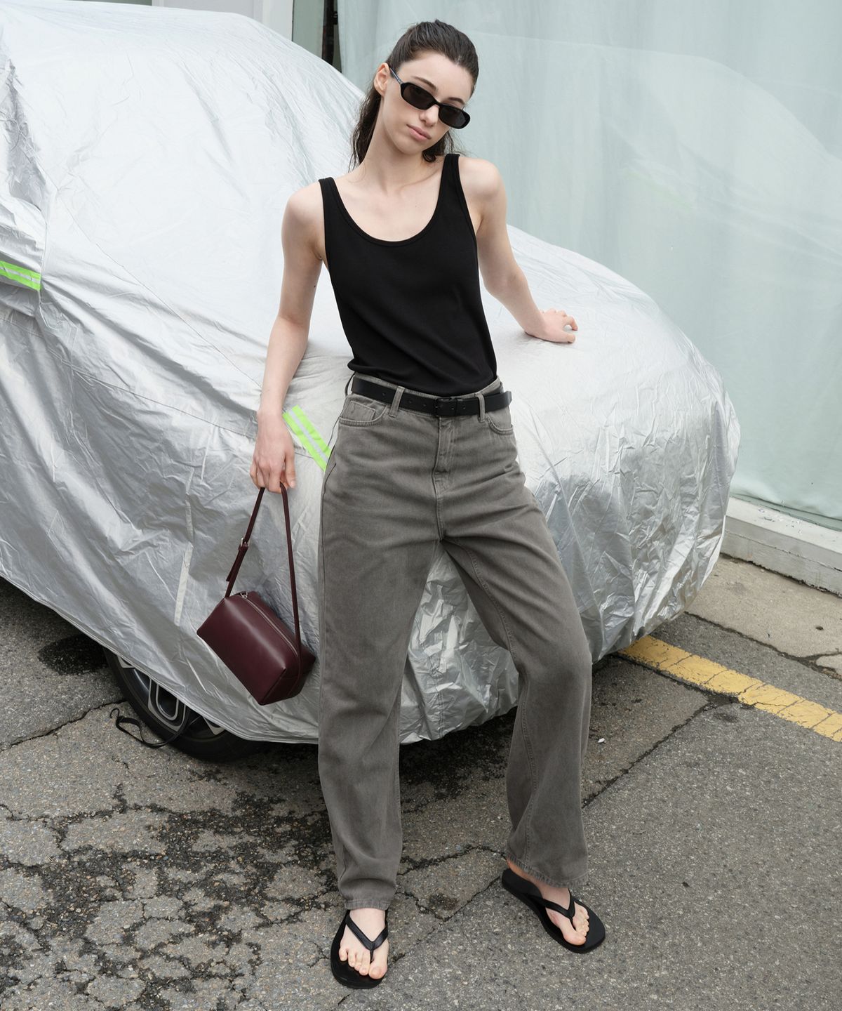 르바(LEVAR) All-day Sleeveless Top - Black