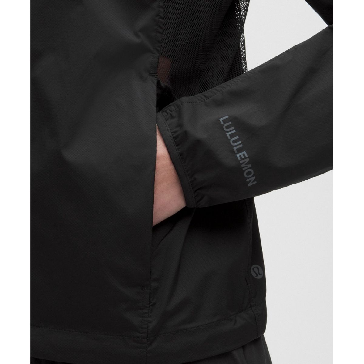 룰루레몬(LULULEMON) 벤틸레이티드 패커블 러닝 재킷  BLK