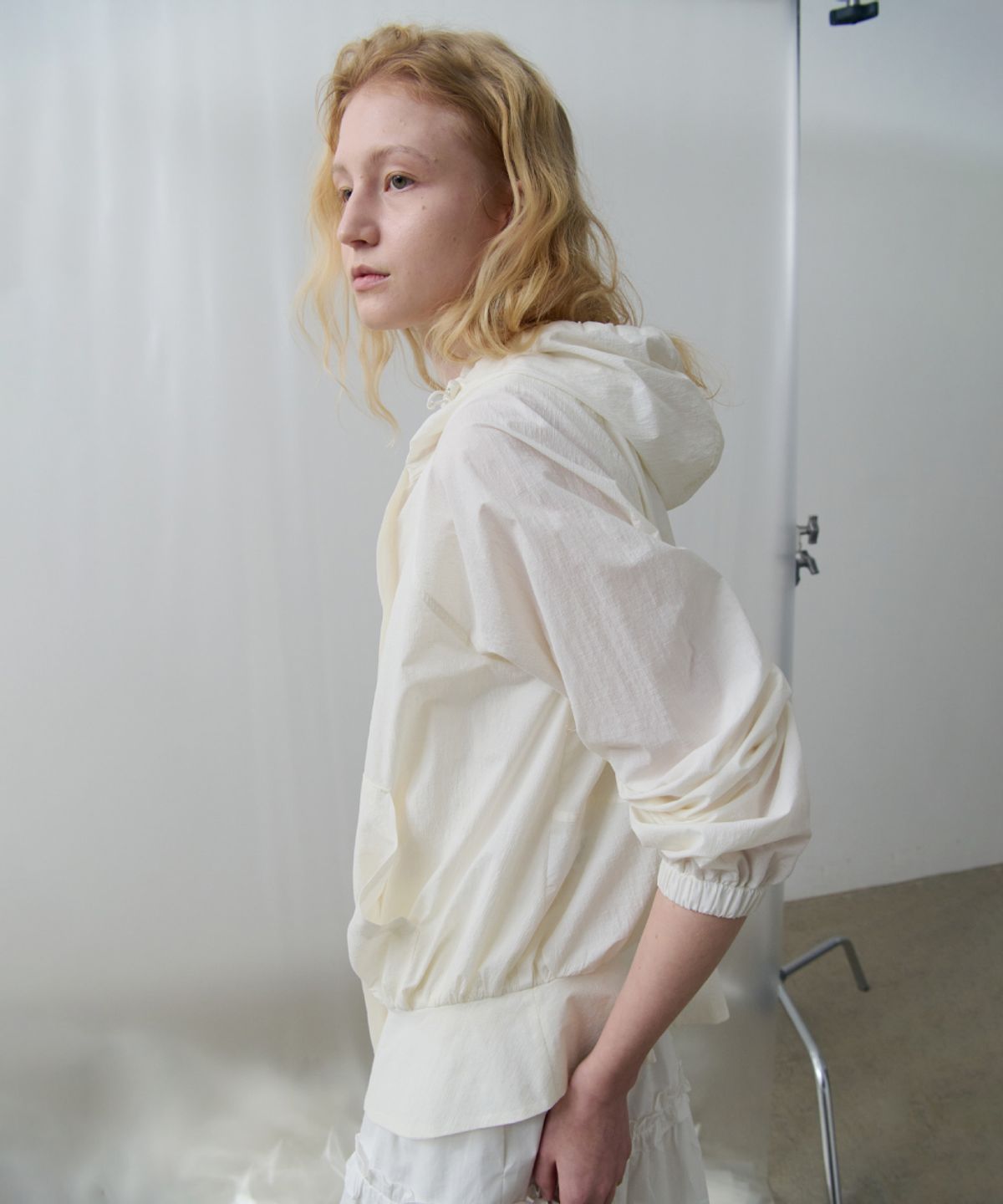 토아베(TOAVE) Flare Line Windbreaker (Ivory)