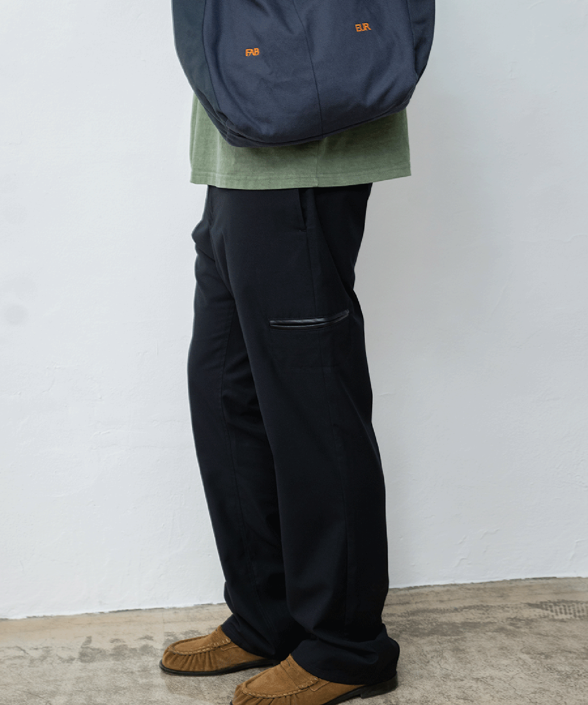 파버(FABEUR) LEATHER TRIMMING TROUSERS (BLACK)