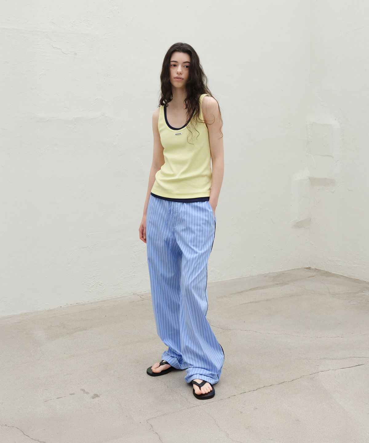 르바(LEVAR) All-day Sleeveless Top - Lemonade Yellow