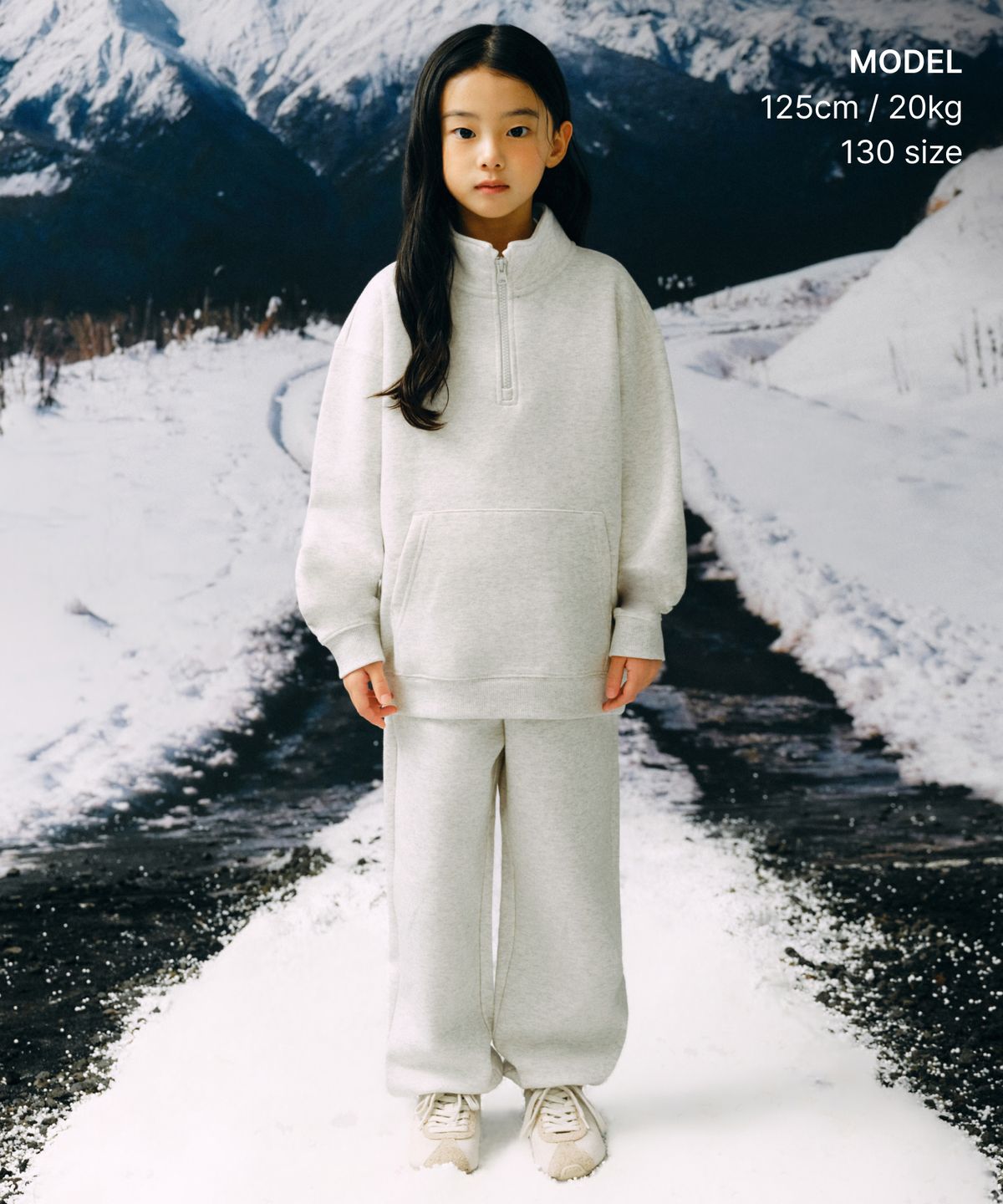 무신사 스탠다드 키즈(MUSINSA STANDARD KIDS) 기모 오버사이즈 하프 집업 스웨트셔츠 & 기모 스웨트 팬츠 셋업 [오트밀]