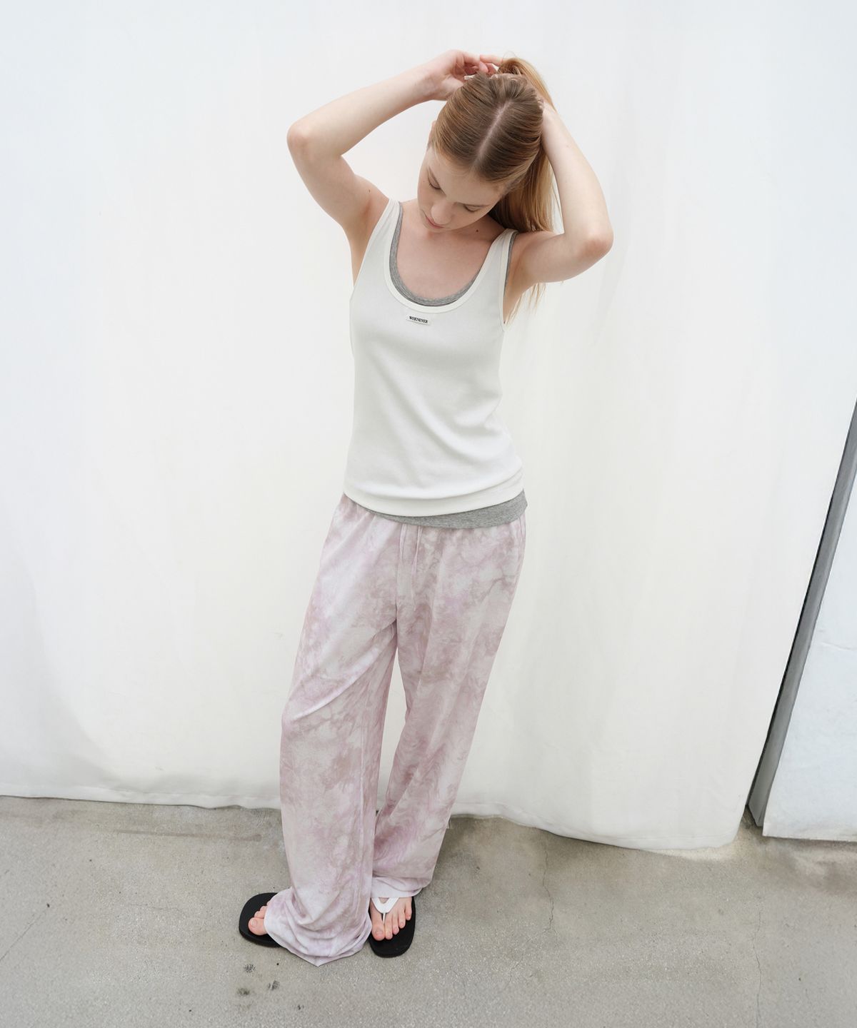 르바(LEVAR) All-day Sleeveless Top - Snow White