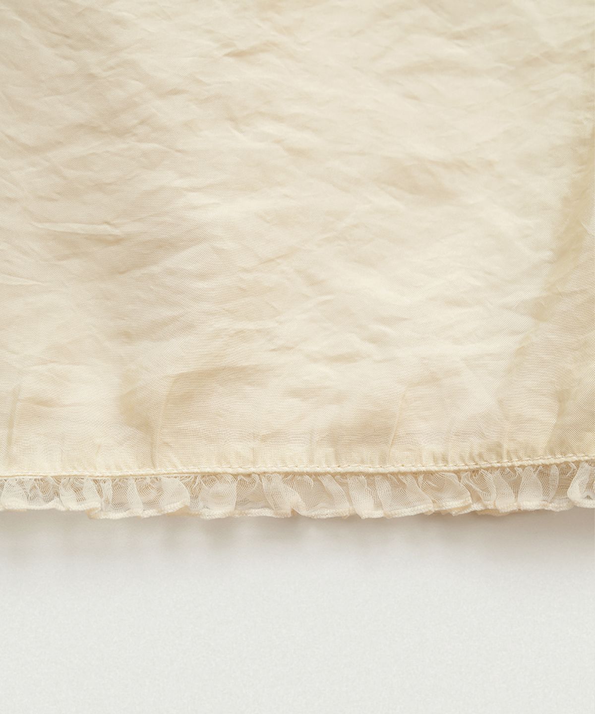 더바넷(THEBARNNET) Moire Satin Lace Shorts_Butter