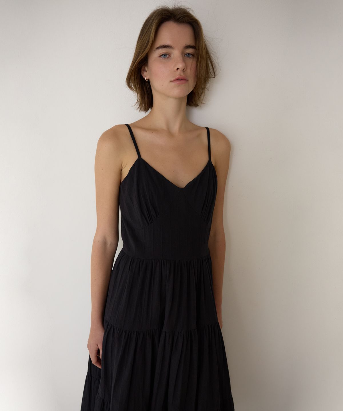 어몽(AMONG) A CAN CAN SLEEVELESS DRESS_BLACK