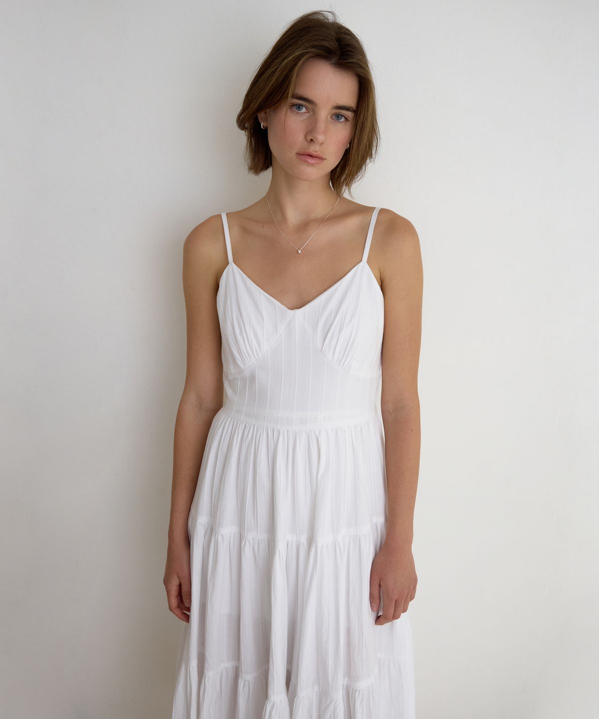 어몽(AMONG) A CAN CAN SLEEVELESS DRESS_WHITE