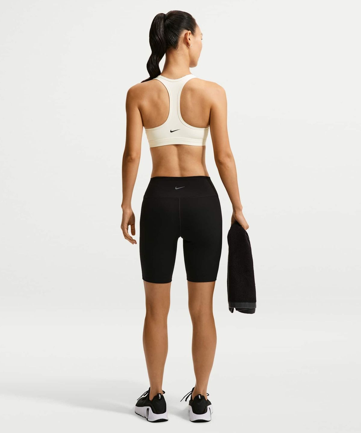 나이키(NIKE) 스우시 미디엄 서포트 패드 스포츠 브라 W - 세일:블랙 / IV4975-133