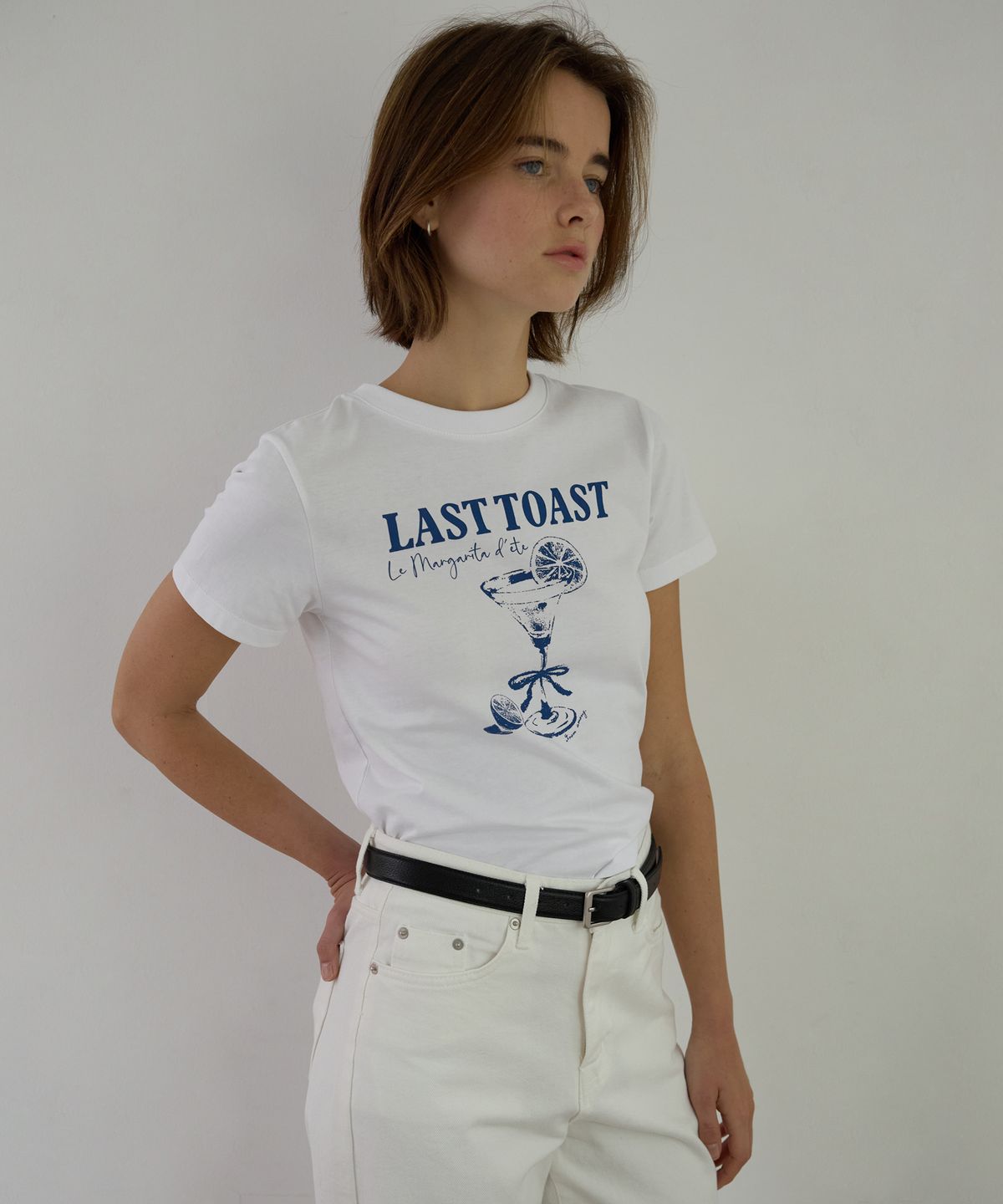 어몽(AMONG) A LAST TOAST TEE_WHITE