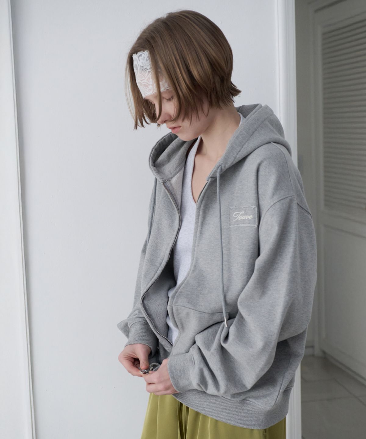 토아베(TOAVE) Vintage Patch Hooded Zip-Up (Gray)