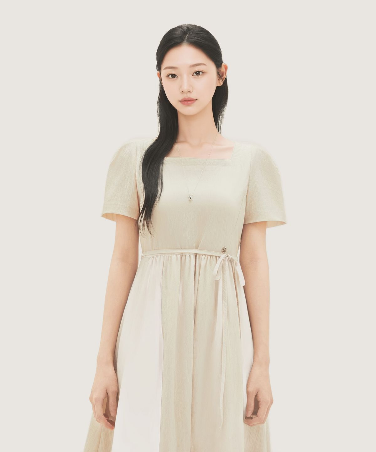 로엠(ROEM) 스퀘어넥 반팔 원피스 RMOWG26RT1