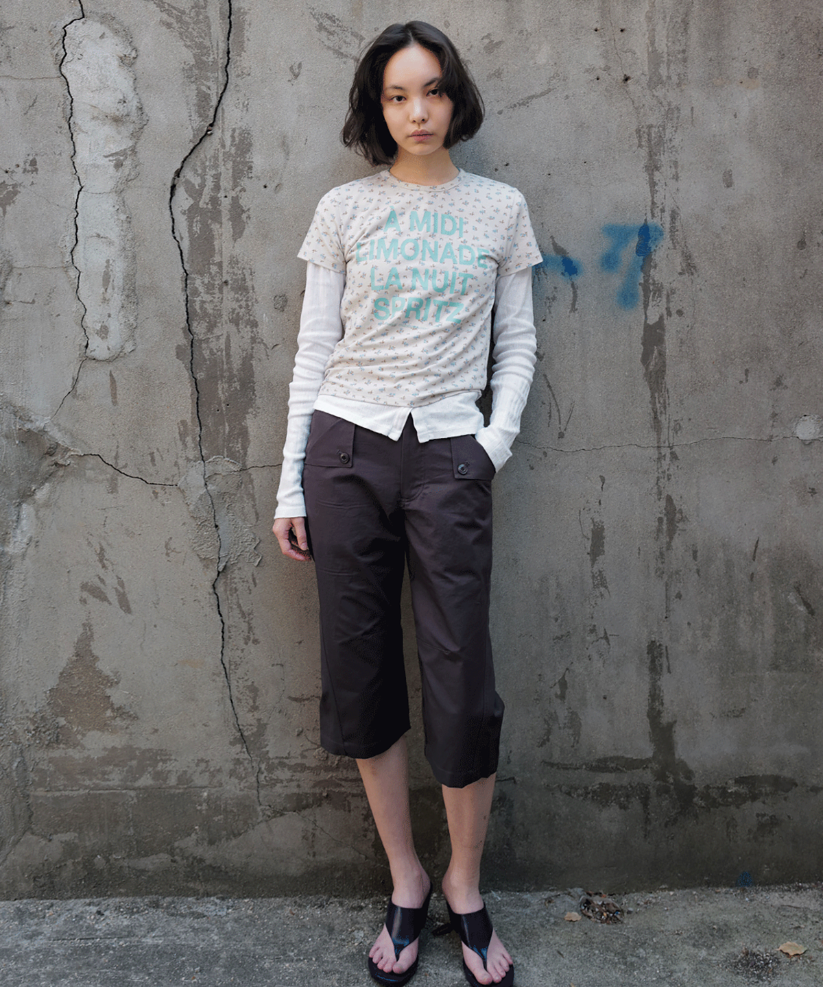 파버(FABEUR) BUTTON CAPRI PANTS (CHARCOAL)