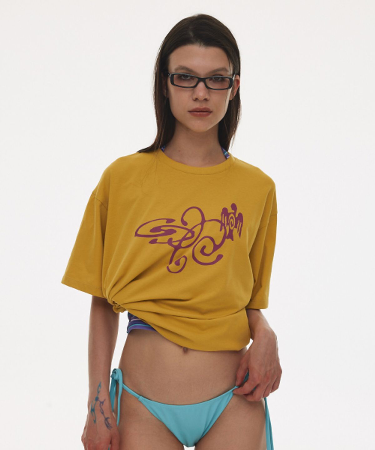 하타(HATA) Signature Graphic T-Shirt_Vintage Yellow
