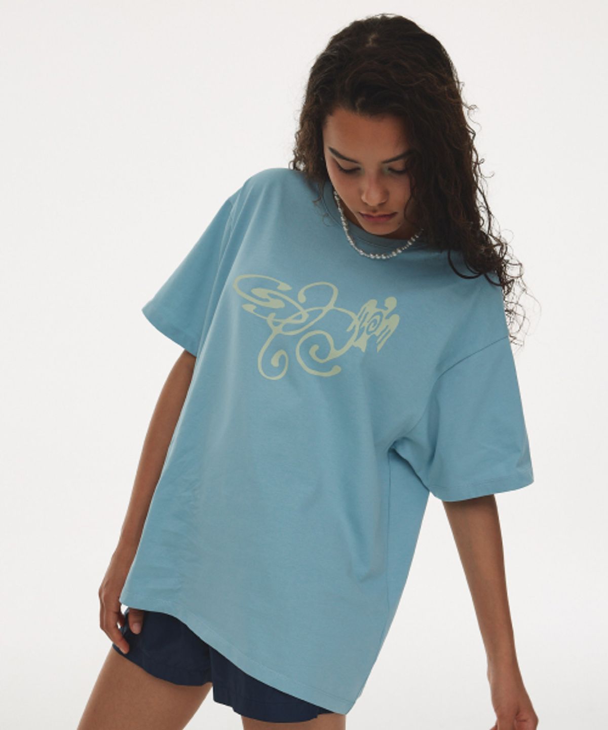 하타(HATA) Signature Graphic T-Shirt_Soft Blue