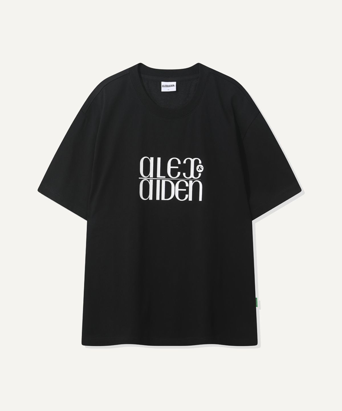 알렉스앤에이든(ALEXNAIDEN) 스퀘어 로고 클래식 반팔티