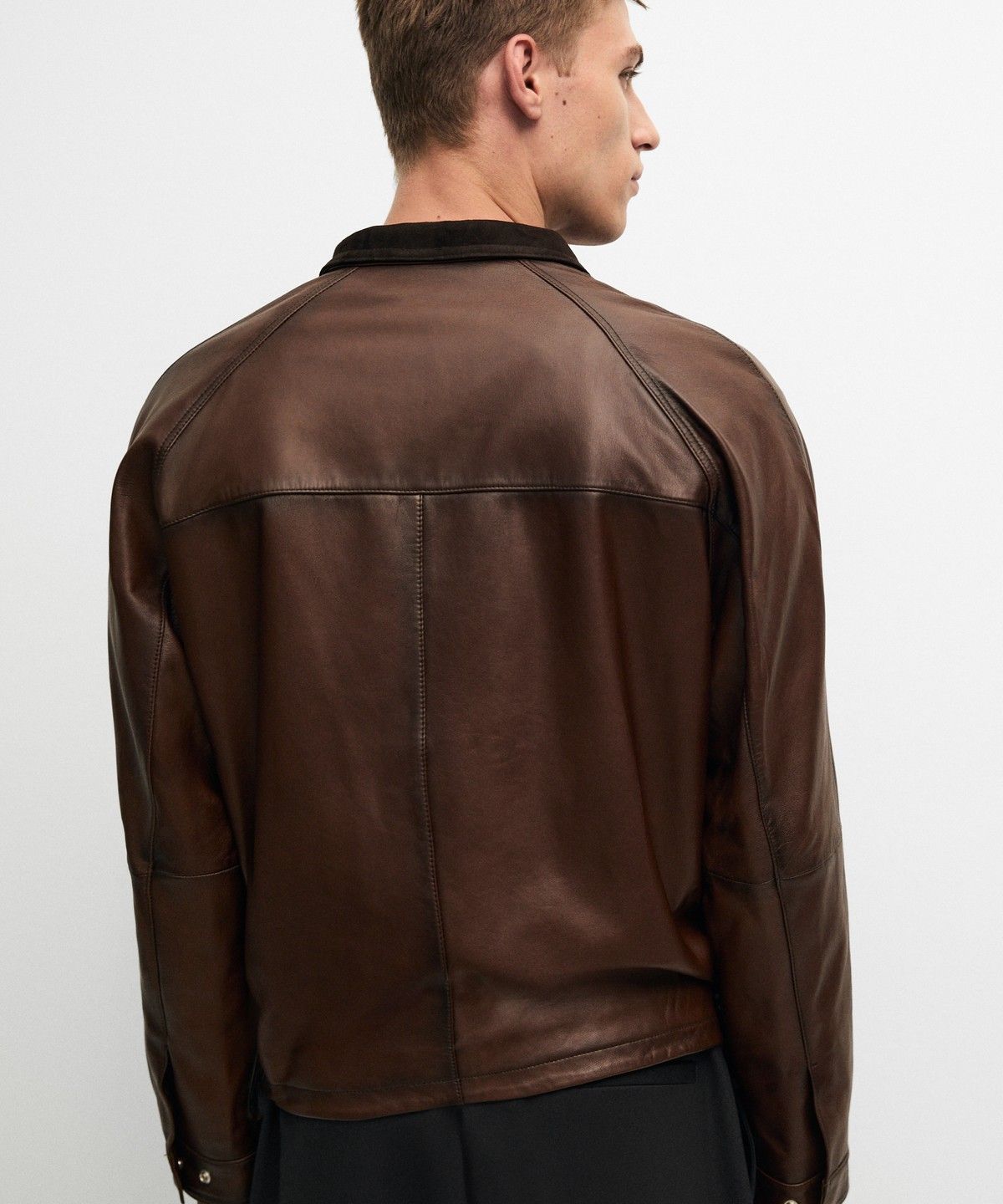 마시모두띠(MASSIMO DUTTI) 하이넥 나파 가죽 자켓