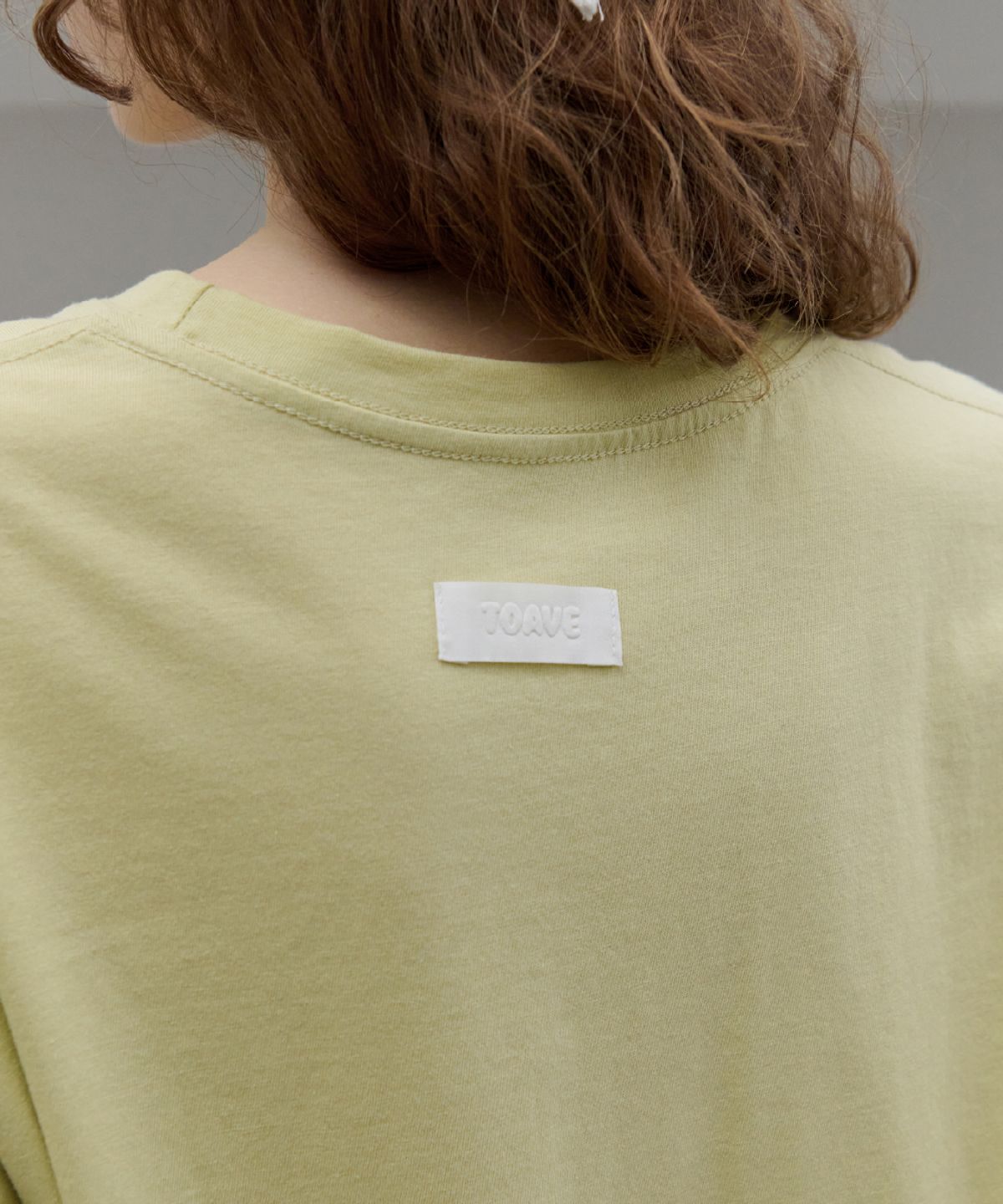 토아베(TOAVE) Statement Floral T-Shirt (2 Color)