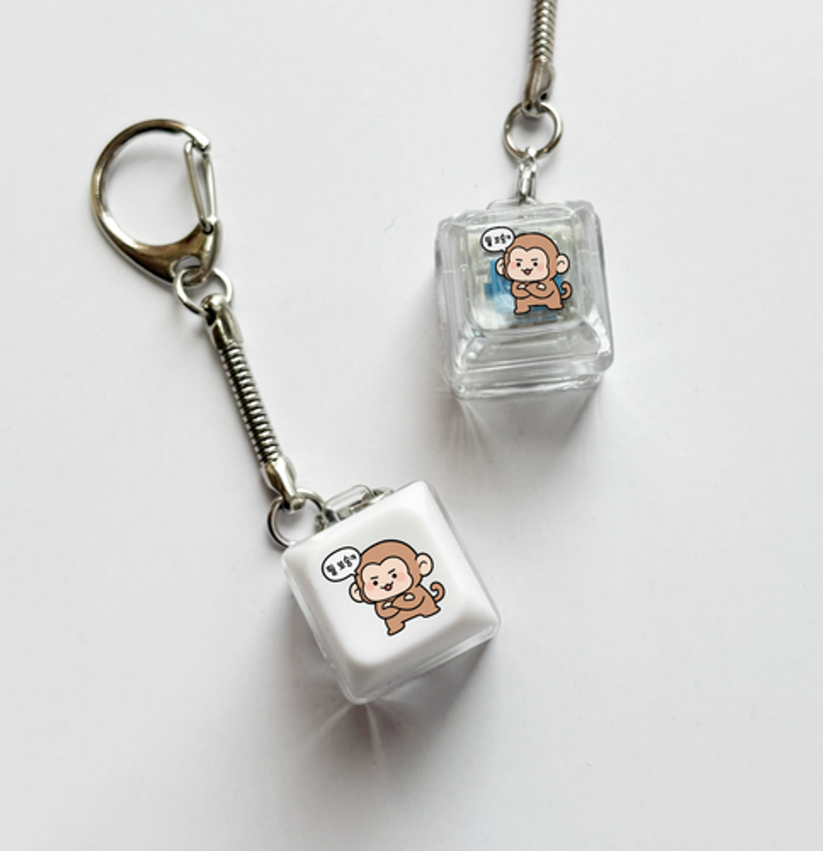 이레케이스앤굿즈(IRECASEGOODS) 뭘보숭 LED 1구 화이트 클리어 키캡 청축