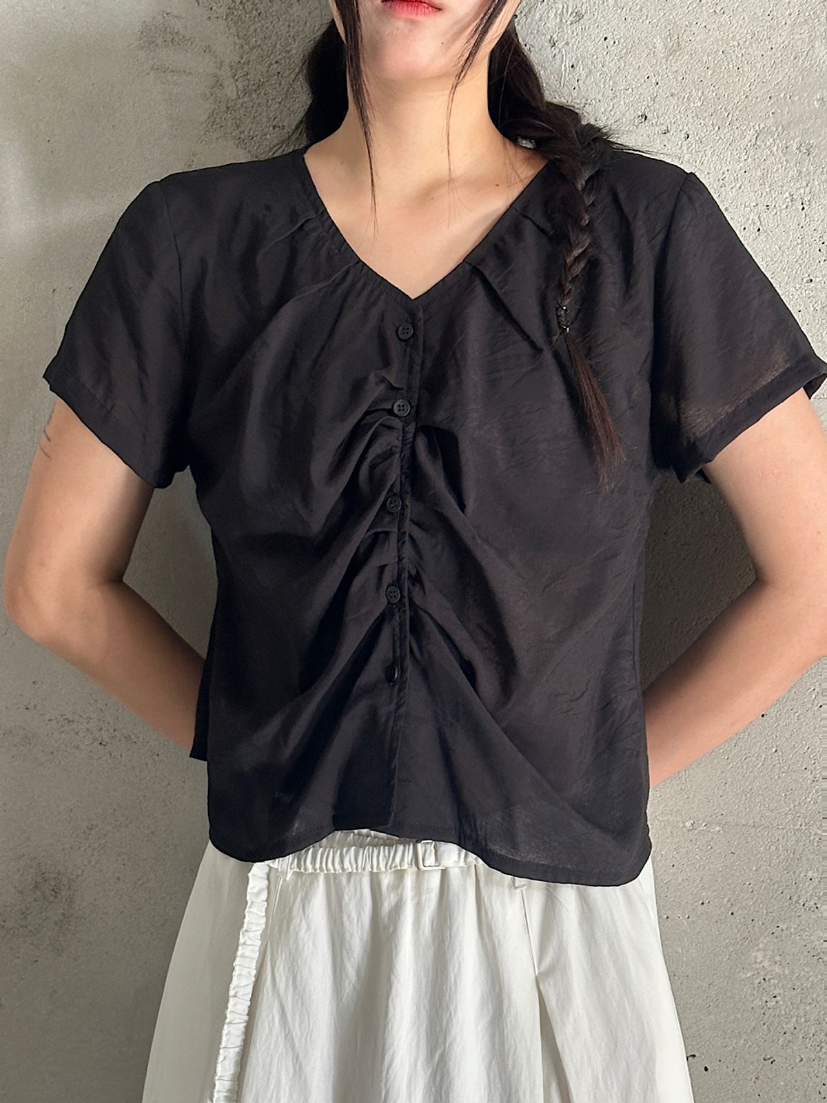 아포엠(APOEM) Shirred Flow Blouse (2C)
