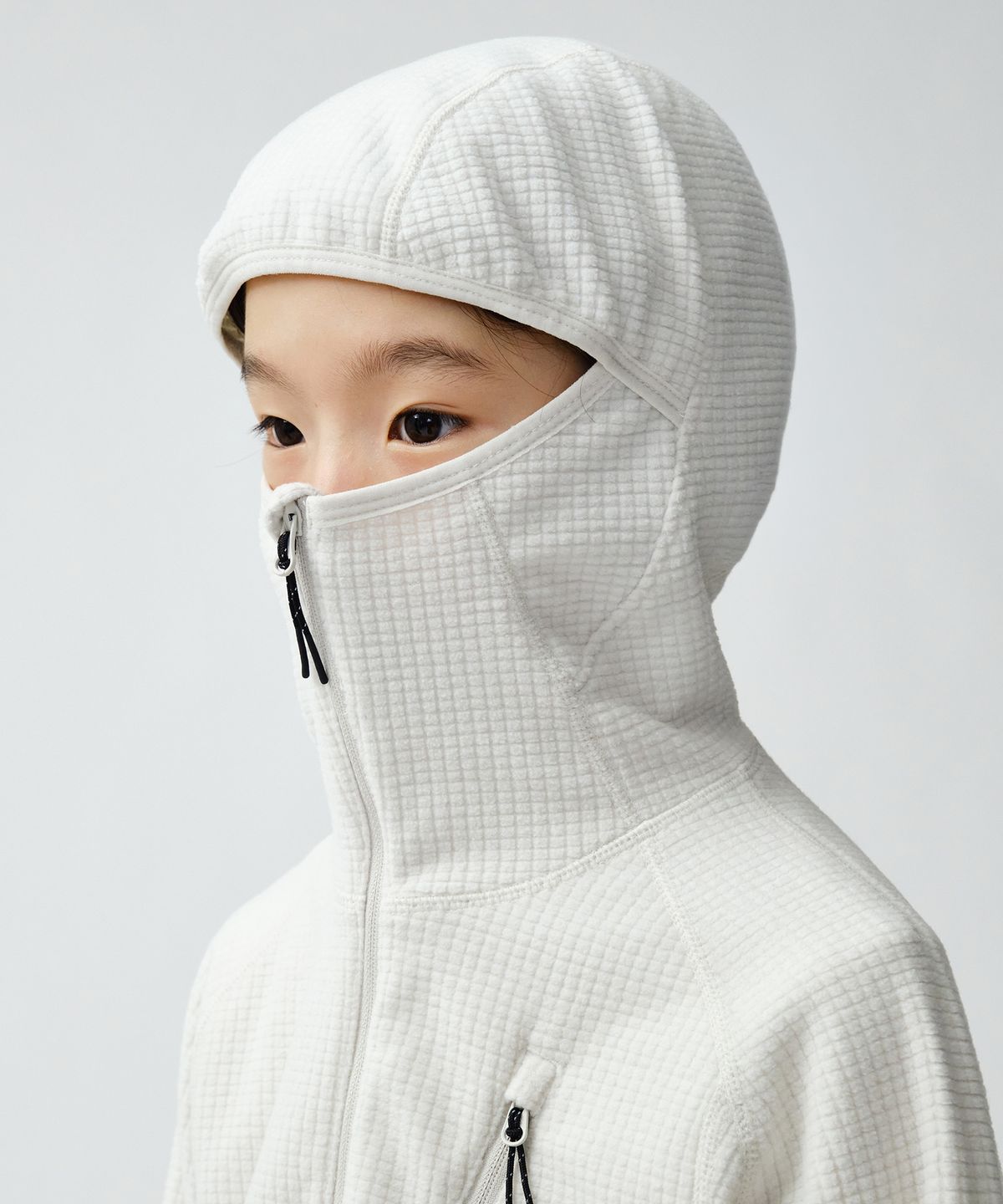 무신사 스탠다드 키즈(MUSINSA STANDARD KIDS) [시티 레저] 그리드 폴라 플리스 바라클라바 후디드 집업 [스톤 화이트]
