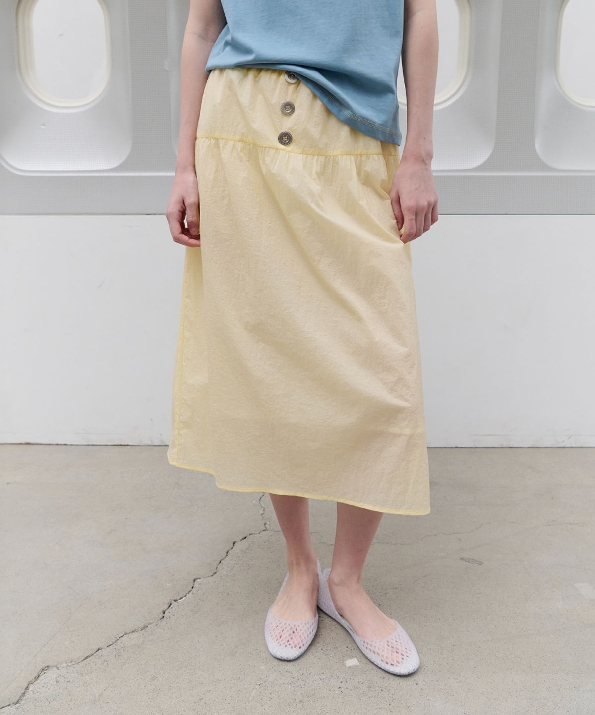 토아베(TOAVE) Breeze Big-Button Shirring Skirt (Light yellow)