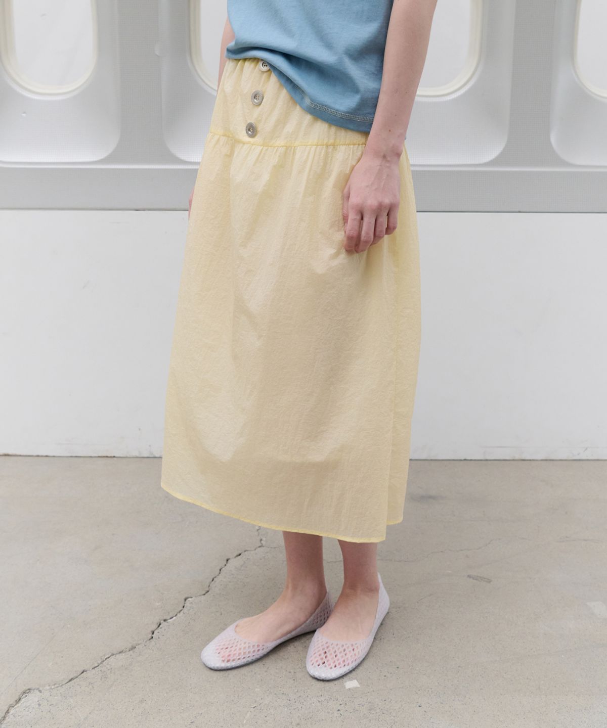 토아베(TOAVE) Breeze Big-Button Shirring Skirt (Light yellow)