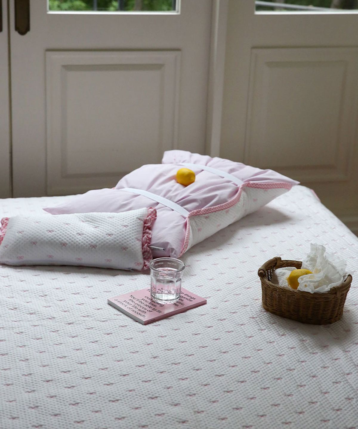메종드룸룸(MAISON DE ROOMROOM) 스노우 리본 냉감 메밀베개