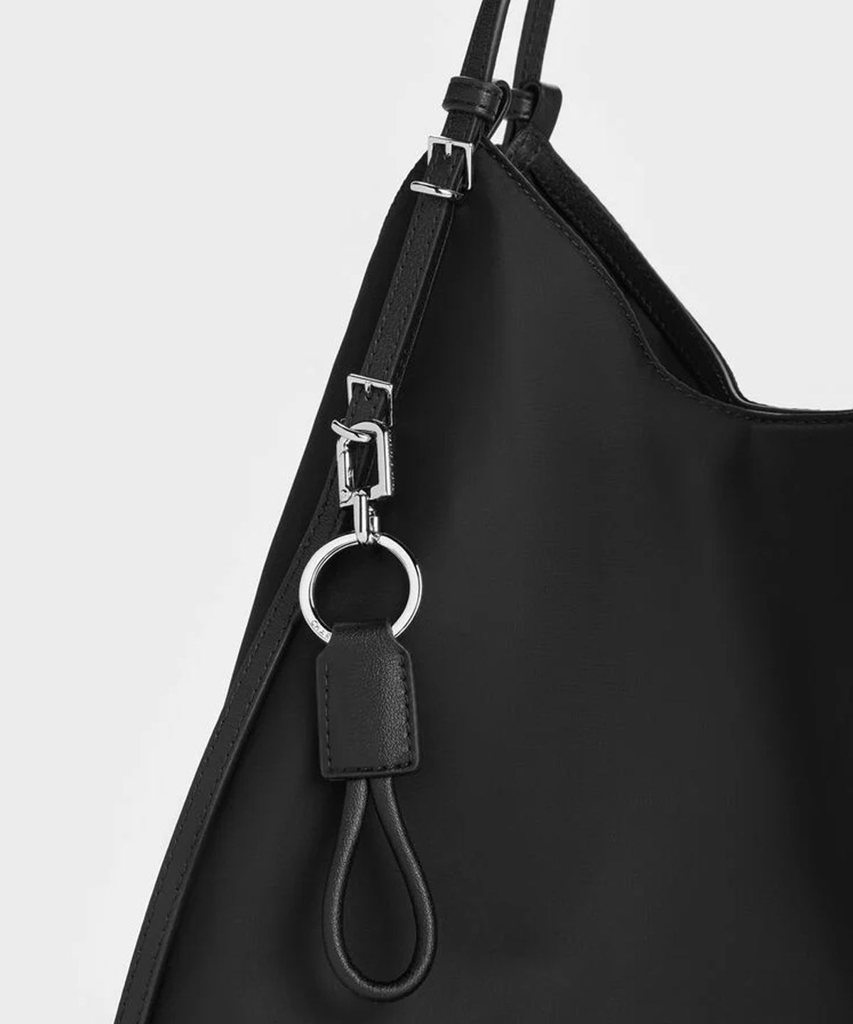 찰스앤키스(CHARLES & KEITH) 레비 나일론 토트백 CK2-30151539