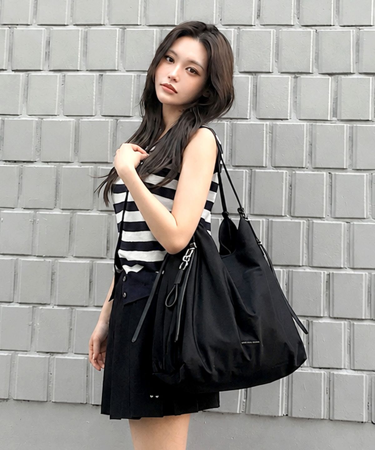 찰스앤키스(CHARLES & KEITH) 레비 나일론 토트백 CK2-30151539