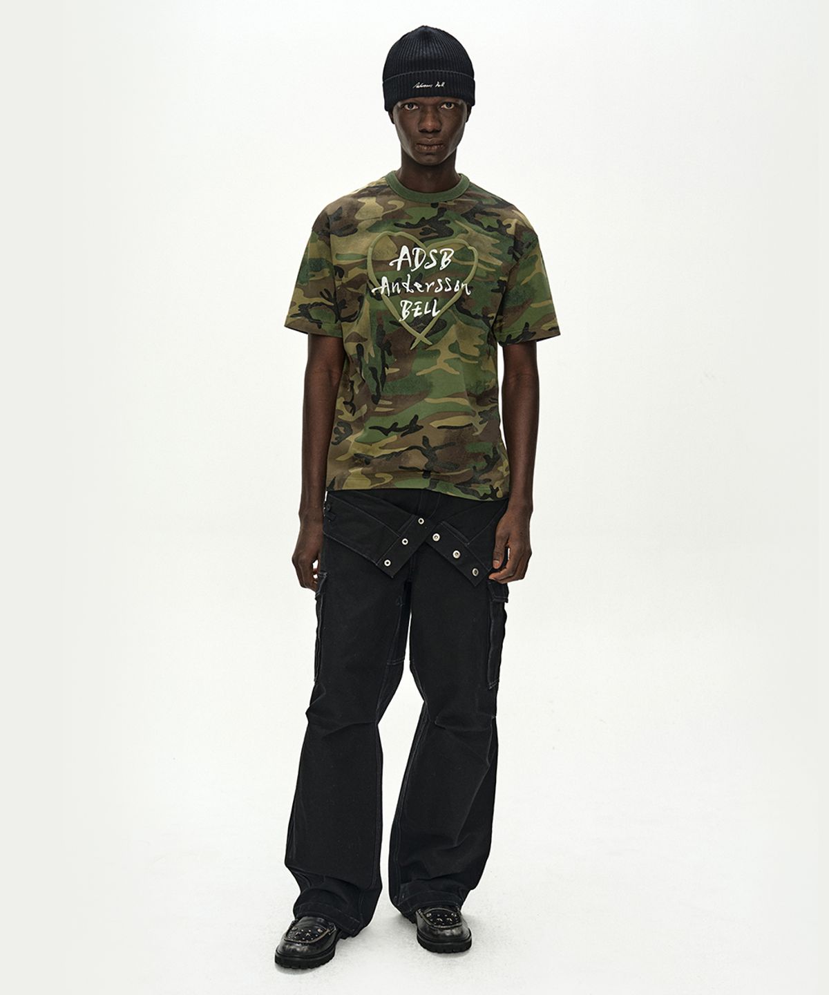 앤더슨벨(ADSB ANDERSSON BELL) UNISEX HEART KELLY LOGO T-SHIRT atb1683u(CAMOUFLAGE)