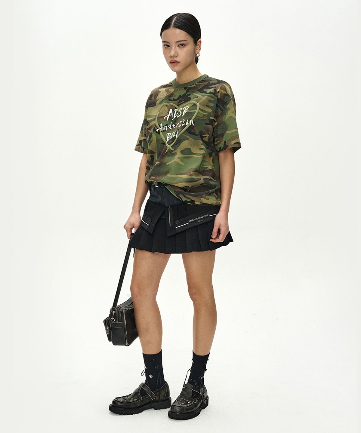 앤더슨벨(ADSB ANDERSSON BELL) UNISEX HEART KELLY LOGO T-SHIRT atb1683u(CAMOUFLAGE)
