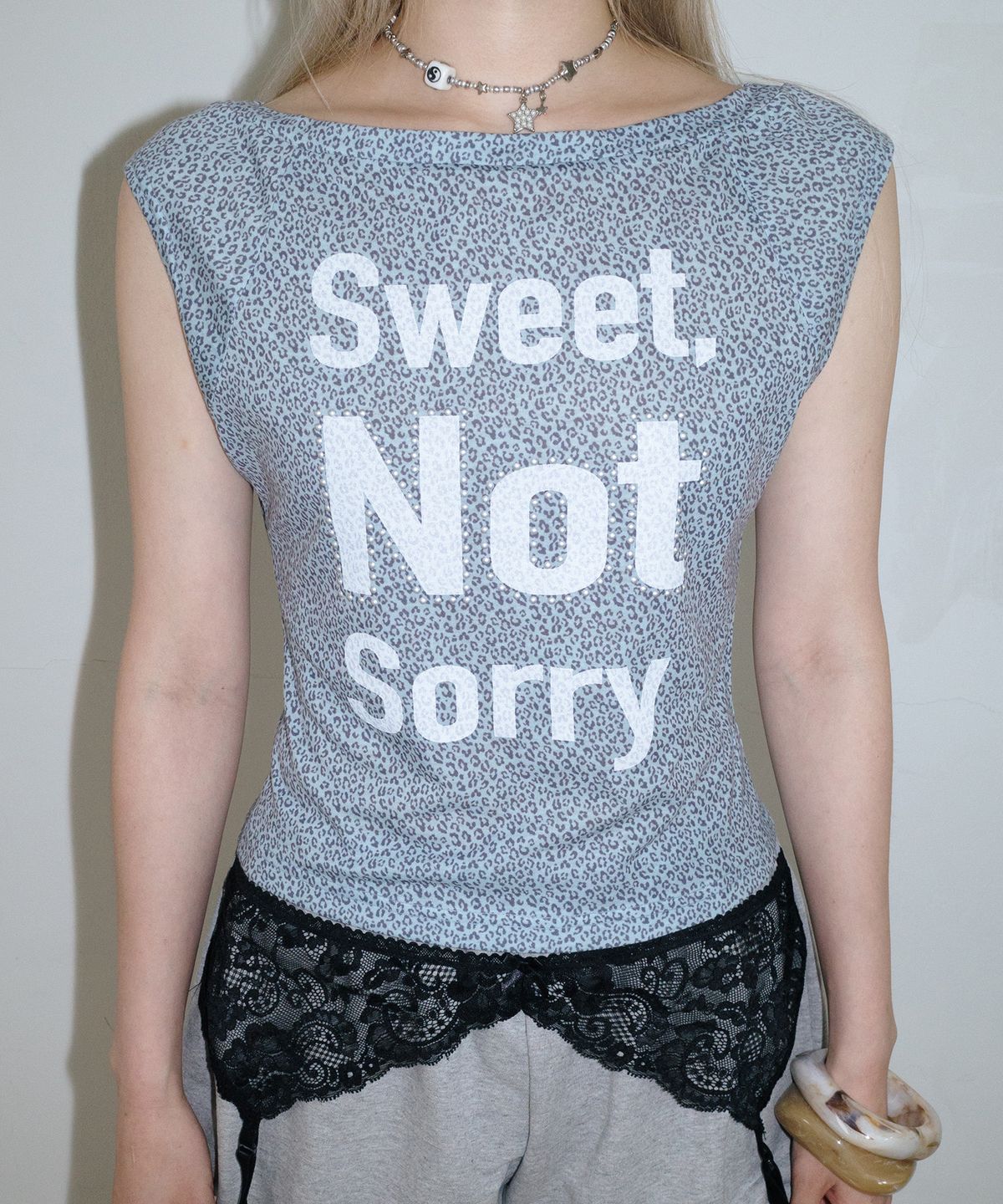 페이키(FAKIII) SWEET NOT SORRY Leopard Top