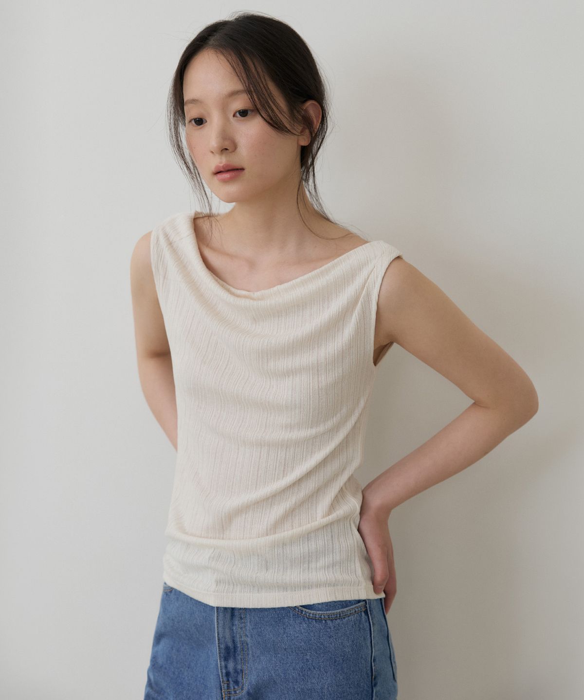 토와브(TOWAV) SHAO SLEEVELESS TEE_CREAM