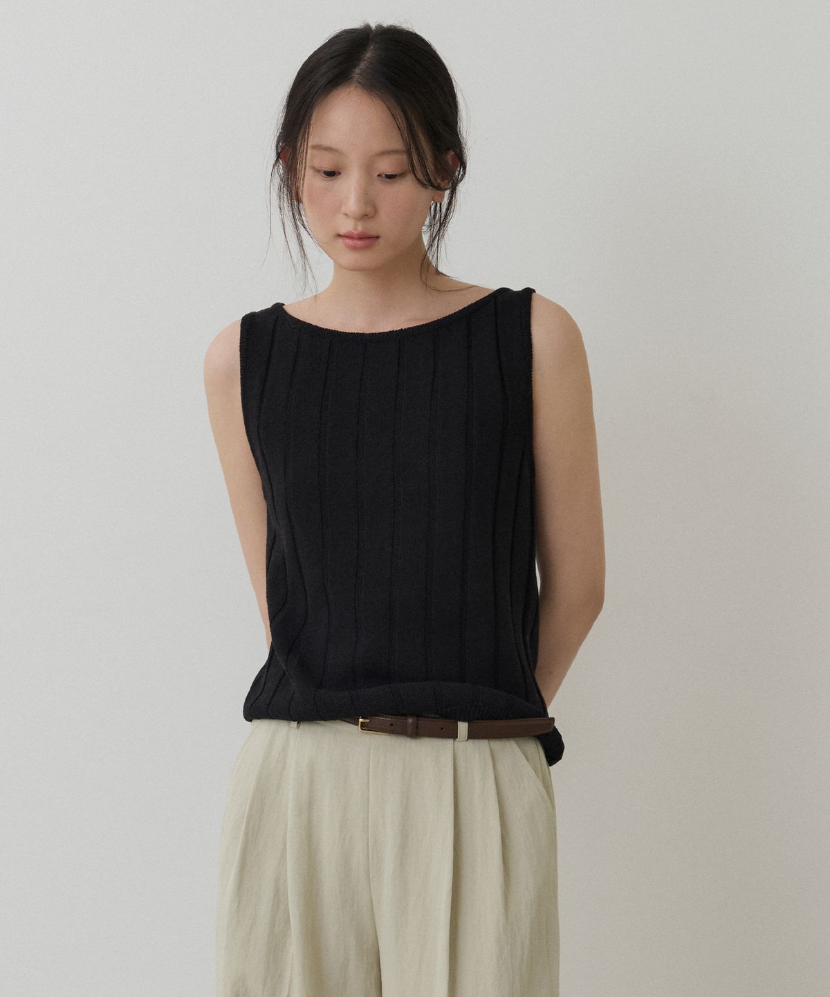 토와브(TOWAV) NUBY KNIT SLEEVELESS_BLACK