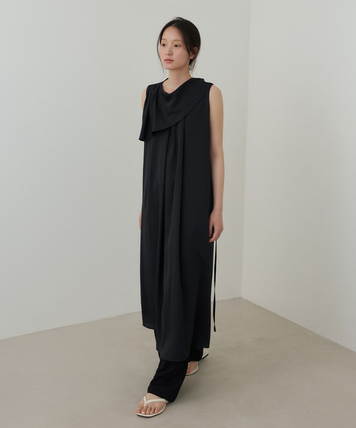 토와브(TOWAV) LU RUFFLE TIE DRESS_BLACK